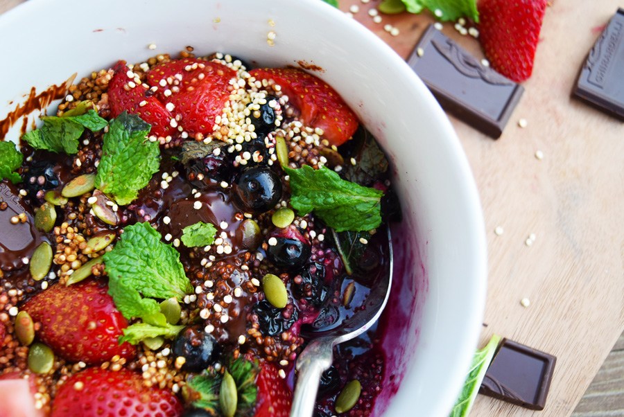 Chocolate Mint Berry Quinoa Bowl