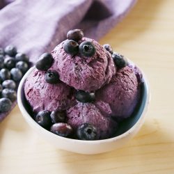 Top 5 Homemade Blueberry Desserts For Mother’s Day