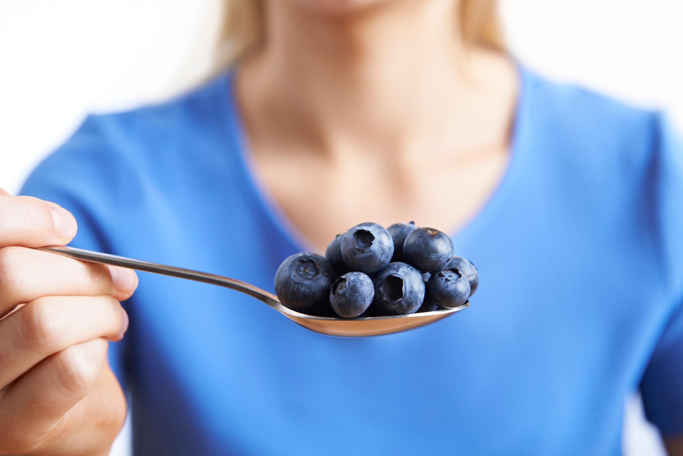 Raw Is The Best Way To Eat Blueberries